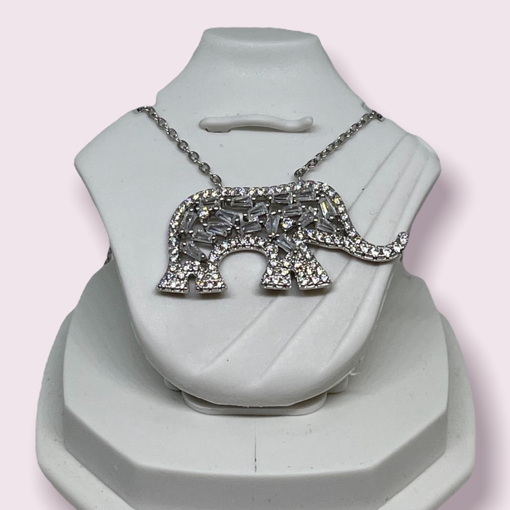 Sterling Silver 925 Elephant Pendant 18” Chain Necklace